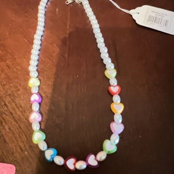 fiona Handmade Cupcake Beaded 5 Bracelets Set For Girls & a heart necklace - Picture 7 of 9